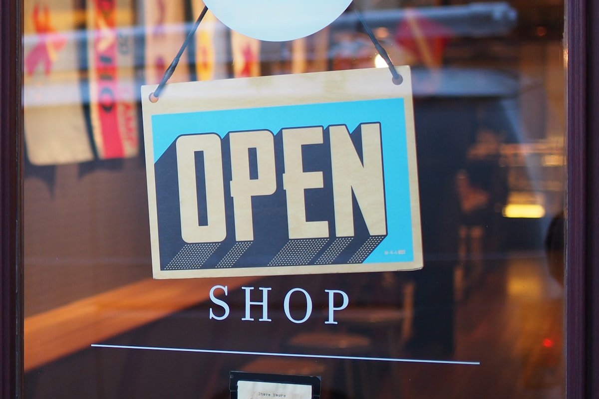 Headless Shopify & Next.js Commerce: Engineering Sub-Second DTC Shopping Experiences