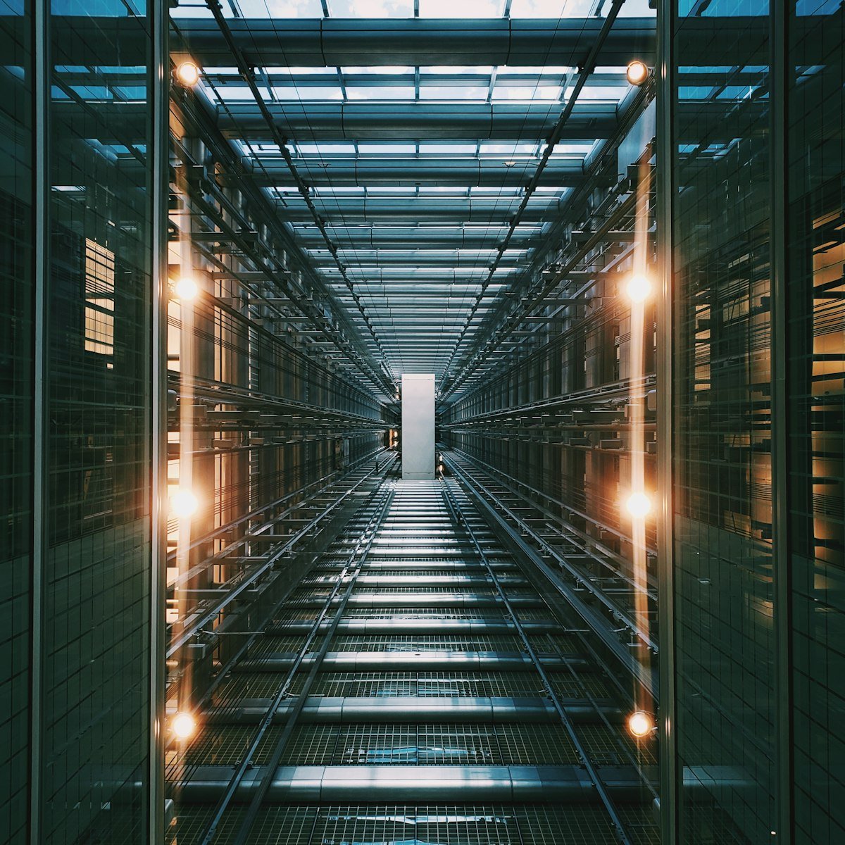 Technical SEO Architecture for Modern Web Apps: Server Rendering, Schemas & Core Web Indexing
